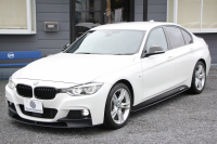 BMW 3シリーズ 320i Mｽﾎﾟｰﾂ 後期 8A新EG Mﾊﾟﾌｫｰﾏﾝｽｴｱﾛ&内装ﾄﾘﾑ&ﾃｰﾙ 追従ACC LEDﾍｯﾄﾞﾗｲﾄ LEDﾃｰﾙ HDDﾅﾋﾞBｶﾒﾗ ｽﾏｰﾄｷｰ Bluetooth接続 衝突軽減ﾌﾞﾚｰｷ 車線逸脱警告 歩行者警告 ﾊﾟﾄﾞﾙｼﾌﾄ ﾒﾓﾘｰ付電動ｼｰﾄ 2年保証