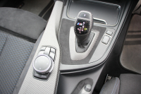 BMW 3シリーズ 320i Mｽﾎﾟｰﾂ 後期 8A新EG Mﾊﾟﾌｫｰﾏﾝｽｴｱﾛ&内装ﾄﾘﾑ&ﾃｰﾙ 追従ACC LEDﾍｯﾄﾞﾗｲﾄ LEDﾃｰﾙ HDDﾅﾋﾞBｶﾒﾗ ｽﾏｰﾄｷｰ Bluetooth接続 衝突軽減ﾌﾞﾚｰｷ 車線逸脱警告 歩行者警告 ﾊﾟﾄﾞﾙｼﾌﾄ ﾒﾓﾘｰ付電動ｼｰﾄ 2年保証