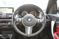 BMW 2シリーズ M240i ｸｰﾍﾟ後期 B58新ｴﾝｼﾞﾝ 直6ﾀｰﾎﾞ340馬力 ﾋｰﾀｰ赤革 追従ACC LEDﾍｯﾄﾞﾗｲﾄ LEDﾃｰﾙ ｱﾀﾞﾌﾟﾃｨﾌﾞMｻｽ 専用ﾌﾞﾚｰｷ ﾀｯﾁ画面HDDﾅﾋﾞPｱｼｽﾄ ﾊﾟﾄﾞﾙｼﾌﾄ 8速AT 衝突軽減ﾌﾞﾚｰｷ 車線逸脱警告 歩行者警告 2