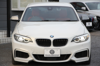 BMW 2シリーズ M240i ｸｰﾍﾟ後期 B58新ｴﾝｼﾞﾝ 直6ﾀｰﾎﾞ340馬力 ﾋｰﾀｰ赤革 追従ACC LEDﾍｯﾄﾞﾗｲﾄ LEDﾃｰﾙ ｱﾀﾞﾌﾟﾃｨﾌﾞMｻｽ 専用ﾌﾞﾚｰｷ ﾀｯﾁ画面HDDﾅﾋﾞPｱｼｽﾄ ﾊﾟﾄﾞﾙｼﾌﾄ 8速AT 衝突軽減ﾌﾞﾚｰｷ 車線逸脱警告 歩行者警告 2