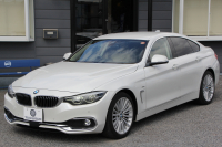 BMW 4シリーズ 420i ｸﾞﾗﾝｸｰﾍﾟﾗｸﾞｼﾞｭｱﾘｰ 後期 真珠色 ﾋｰﾀｰ付ﾍﾞｰｼﾞｭﾚｻﾞｰ LEDﾍｯﾄﾞﾗｲﾄ LEDﾃｰﾙ 液晶ﾒｰﾀｰ 追従ACC iﾄﾞﾗｲﾌﾞHDDﾅﾋﾞﾌﾙｾｸﾞTV 衝突軽減ﾌﾞﾚｰｷ 車線逸脱警告 歩行者警告 電動ﾘｱｹﾞｰﾄ ｱﾝﾋﾞｴﾝﾄﾗｲﾄ ｸﾛｰﾑﾗｲﾝ 2年保証