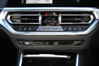 BMW 3シリーズ 320i Mｽﾎﾟｰﾂ ﾃﾞﾋﾞｭｰP ｺﾝﾌｫｰﾄP ﾋｰﾀｰ黒革 専用ﾌﾞﾙｰｽﾃｯﾁ ｵﾌﾟｼｮﾝ19AW 追従ACC LEDﾍｯﾄﾞﾗｲﾄ ｵｰﾄﾊｲﾋﾞｰﾑ ﾀｯﾁ画面HDDﾅﾋﾞｱｯﾌﾟﾙｶｰﾌﾟﾚｲ Pｱｼｽﾄ 電動ﾄﾗﾝｸ ｽﾏｰﾄｷｰ 専用ｴｱﾛ Hifiｽﾋﾟｰｶｰ 2年保証