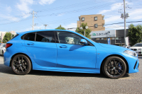 BMW 1シリーズ 118d Mｽﾎﾟｰﾂ MｽﾎﾟｰﾂﾌﾟﾗｽP ｺﾝﾌｫｰﾄP 1ｵｰﾅ Mｽﾎﾟｰﾂｼｰﾄ Mｼｰﾄﾍﾞﾙﾄ Mﾘｱｽﾎﾟｲﾗｰ Mｽﾎﾟｰﾂﾌﾞﾚｰｷ 専用18AW 追従ACC ｱｯﾌﾟﾙｶｰﾌﾟﾚｲ idriveﾅﾋﾞｹﾞｰｼｮﾝP BMWﾗｲﾌﾞｺｯｸﾋﾟｯﾄﾞAI音声会話 電動ﾄﾗﾝｸ 後退ｱｼｽﾄ 2年保証