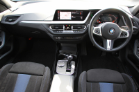 BMW 1シリーズ 118d Mｽﾎﾟｰﾂ MｽﾎﾟｰﾂﾌﾟﾗｽP ｺﾝﾌｫｰﾄP 1ｵｰﾅ Mｽﾎﾟｰﾂｼｰﾄ Mｼｰﾄﾍﾞﾙﾄ Mﾘｱｽﾎﾟｲﾗｰ Mｽﾎﾟｰﾂﾌﾞﾚｰｷ 専用18AW 追従ACC ｱｯﾌﾟﾙｶｰﾌﾟﾚｲ idriveﾅﾋﾞｹﾞｰｼｮﾝP BMWﾗｲﾌﾞｺｯｸﾋﾟｯﾄﾞAI音声会話 電動ﾄﾗﾝｸ 後退ｱｼｽﾄ 2年保証