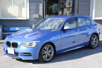 BMW 1シリーズ M135i 直6ﾀｰﾎﾞ320馬力 ﾅｶﾞﾎﾘﾚｰｼﾝｸﾞﾁｬｰｼﾞﾊﾟｲﾌﾟ衝突軽減ﾌﾞﾚｰｷ 車線逸脱警告 歩行者警告 ﾌﾞﾚｰｷ付ｸﾙｺﾝ ﾌﾙｾｸﾞTV Bｶﾒﾗ ｱﾀﾞﾌﾟﾃｨﾌﾞMｻｽ ﾀｯﾁﾊﾟｯﾄﾞ対応HDDﾅﾋﾞ専用ｴｱﾛ 18AW&ﾌﾞﾚｰｷ 左右独立ｵｰﾄｴｱｺﾝ ﾊﾟﾄﾞﾙｼﾌﾄ 2年保証