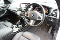 BMW X3 Xdrive20d Mｽﾎﾟｰﾂ ﾊｲﾗｲﾝ 中期 新型式3DA-UZ20 全席ﾋｰﾀｰ黒革 BMWﾗｲﾌﾞｺｯｸﾋﾟｯﾄﾞ変更後ﾀｯﾁ画面HDDﾅﾋﾞTV ｱｯﾌﾟﾙｶｰﾌﾟﾚｲ HUD 360度ｶﾒﾗ 追従ACC ﾘｱｼｰﾄ可倒調整 ｱﾝﾋﾞｴﾝﾄﾗｲﾄ 電動ﾄﾗﾝｸ 2年保証