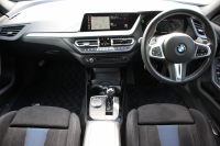 BMW 2シリーズ M235i Xdrive ｸﾞﾗﾝｸｰﾍﾟﾃﾞﾋﾞｭｰP 4WD 306馬力 ｱﾀﾞﾌﾟﾃｨﾌﾞMｻｽ Mｽﾎﾟｰﾂｼｰﾄ Mｼｰﾄﾍﾞﾙﾄ Mｽﾎﾟｰﾂﾌﾞﾚｰｷ 追従ACC 後退ｱｼｽﾄ LEDﾍｯﾄﾞﾗｲﾄ 専用18AW Applecarplay対応 HDDﾅﾋﾞPｱｼｽﾄ BMWﾗｲﾌﾞｺｯｸﾋﾟｯﾄ 2年保証